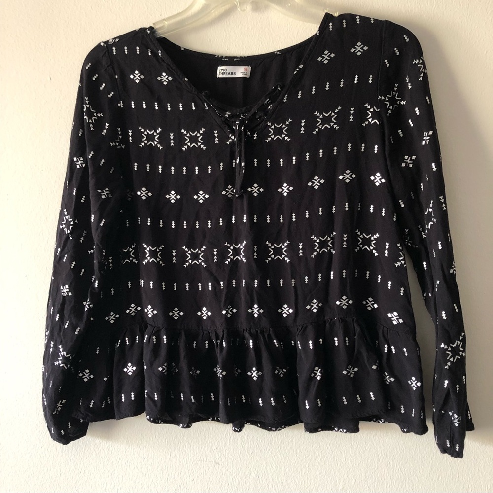 Epic Threads top for women’s color black size XL excellent condition